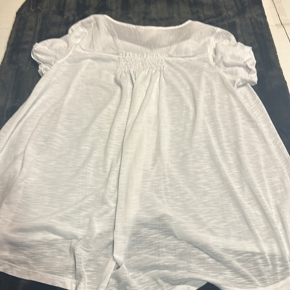 NWT For The Republic short sleeve white blouse w tortoiseshell buttons high low - Picture 7 of 9